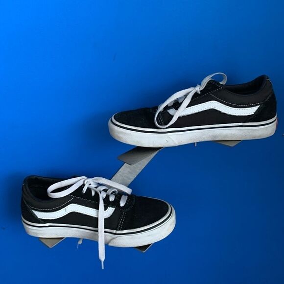 Vans Old Skool Suede Black/White Sneakers Size US Men 3.5 - Picture 1 of 8